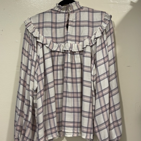 Cute Free People flannel top. Large - Picture 6 of 8